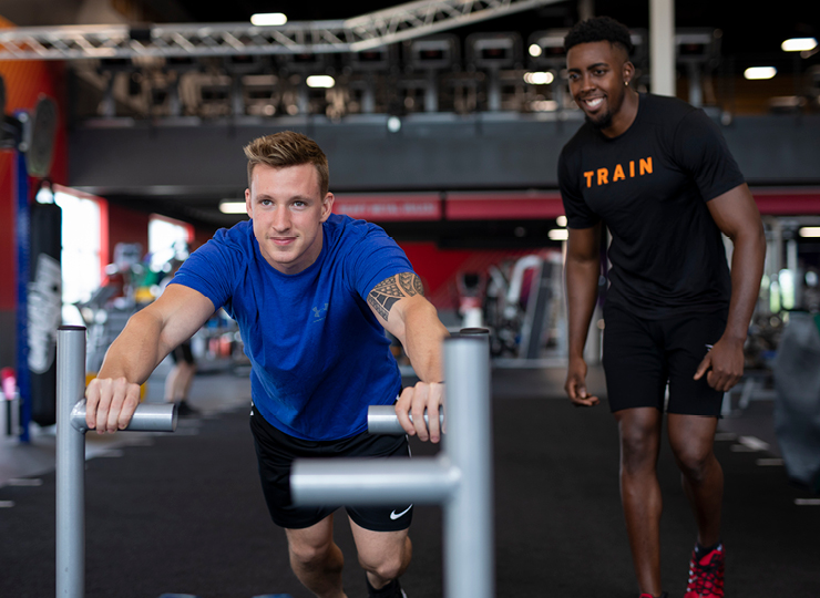 crunch PT with client