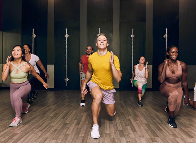 people doing lunges